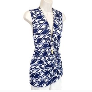 NWT Hawthorn Montgomery Cross Front Knit Top